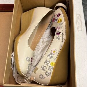 Camper Floral Embroidered Cream Wedge Shoes